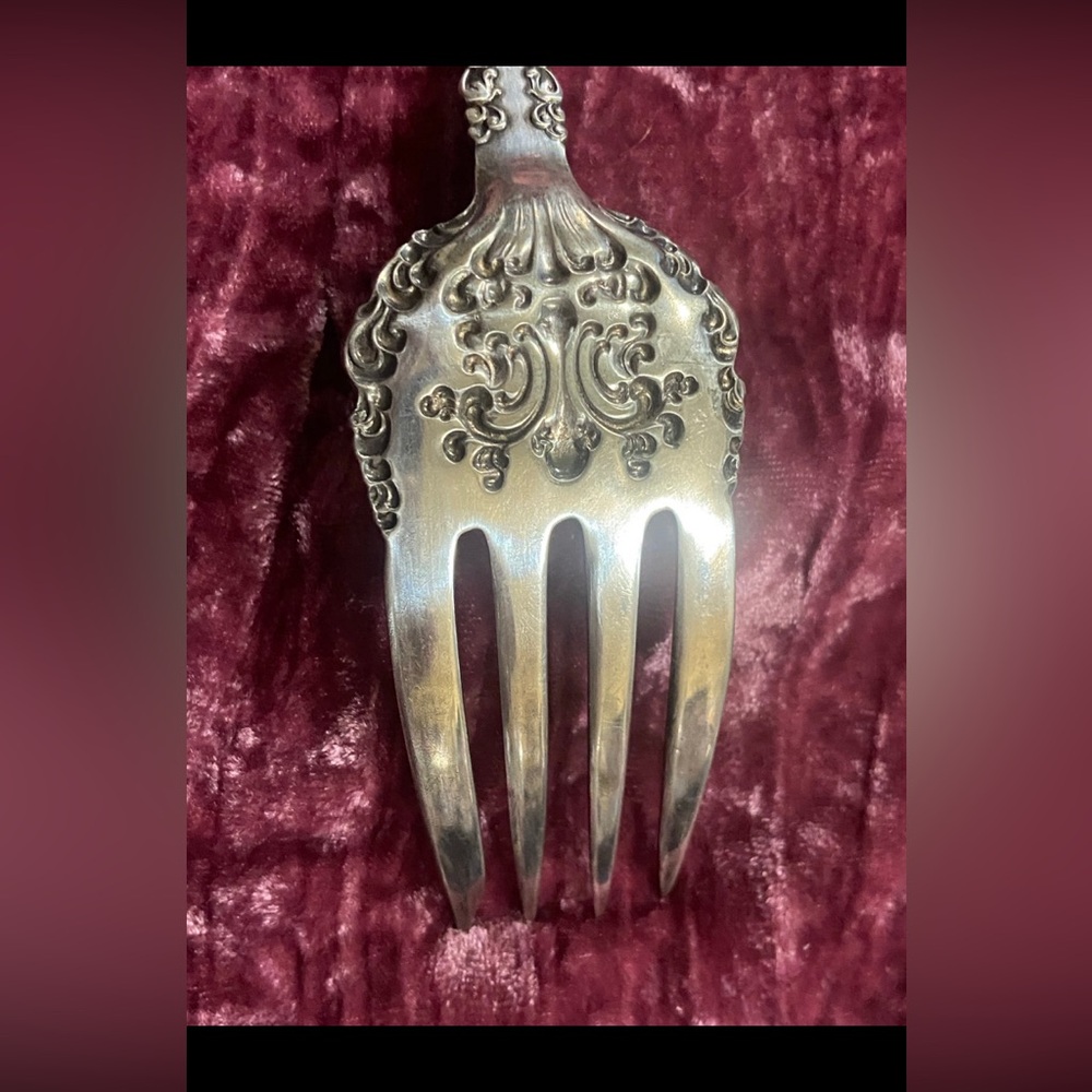 Vintage 1947 Rogers Bros XS Triple Ornate Fork #7915 - Picture 6 of 12